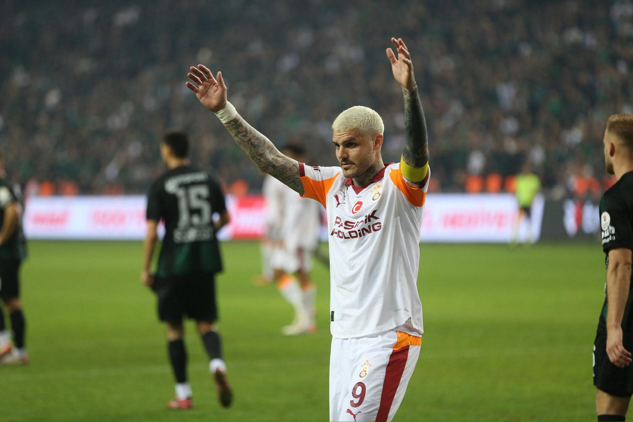 GALATASARAY HABERİ: Okan Buruk’tan beklenmedik karar: Icardi yeniden kulübeye!