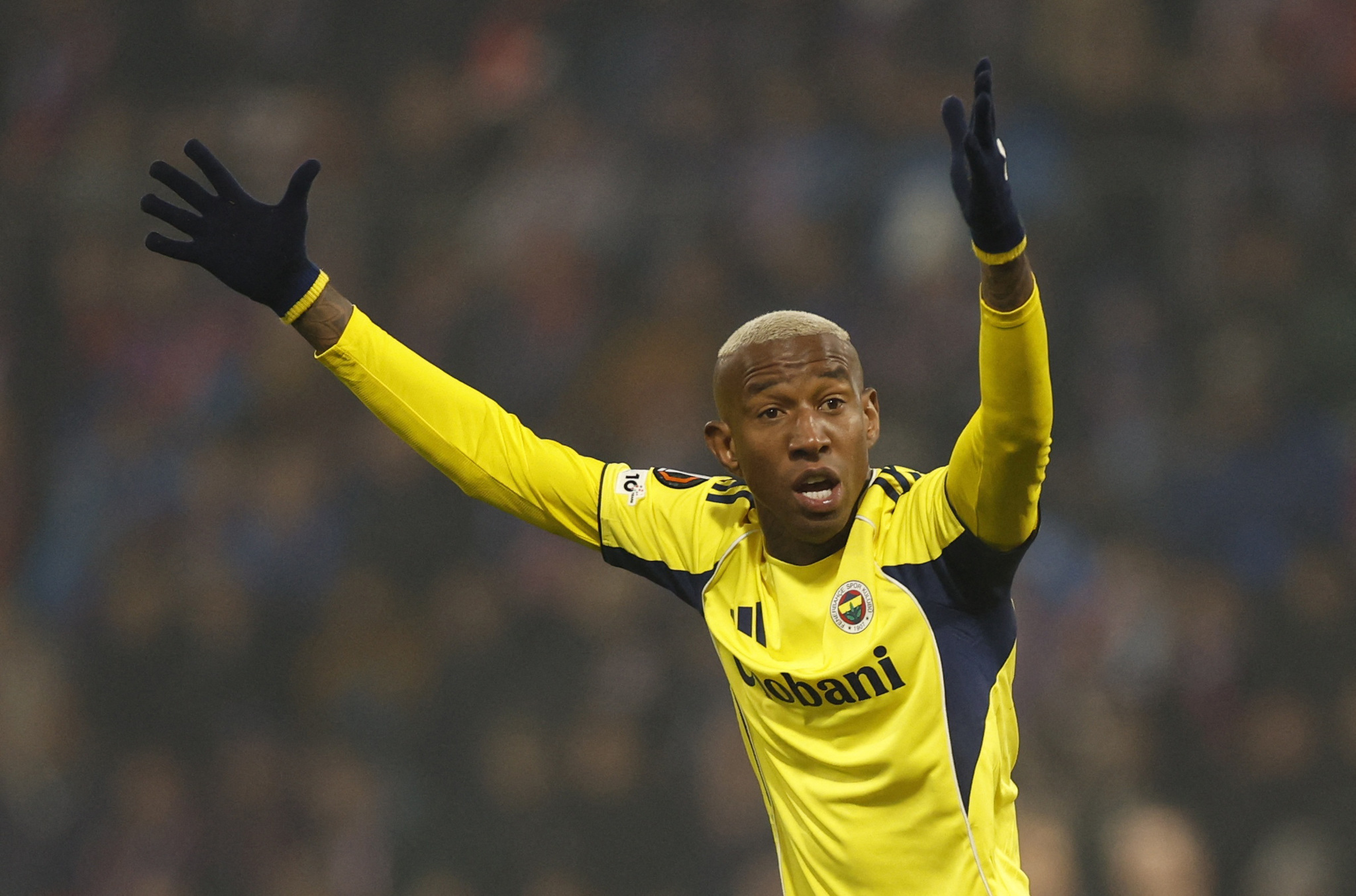 F.Bahçe’den ayrılıyor mu? Brezilya’dan yeni talip!