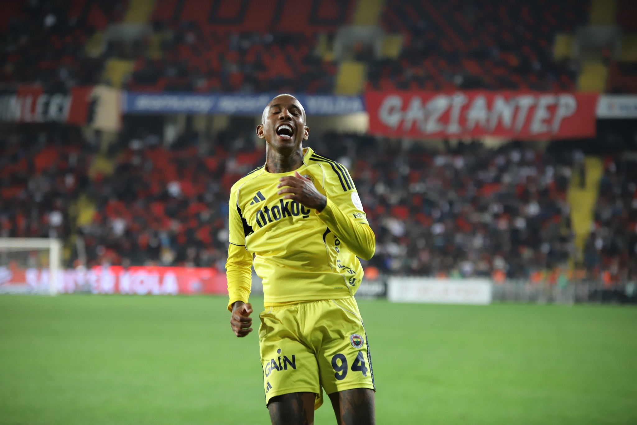 F.Bahçe’den ayrılıyor mu? Brezilya’dan yeni talip!