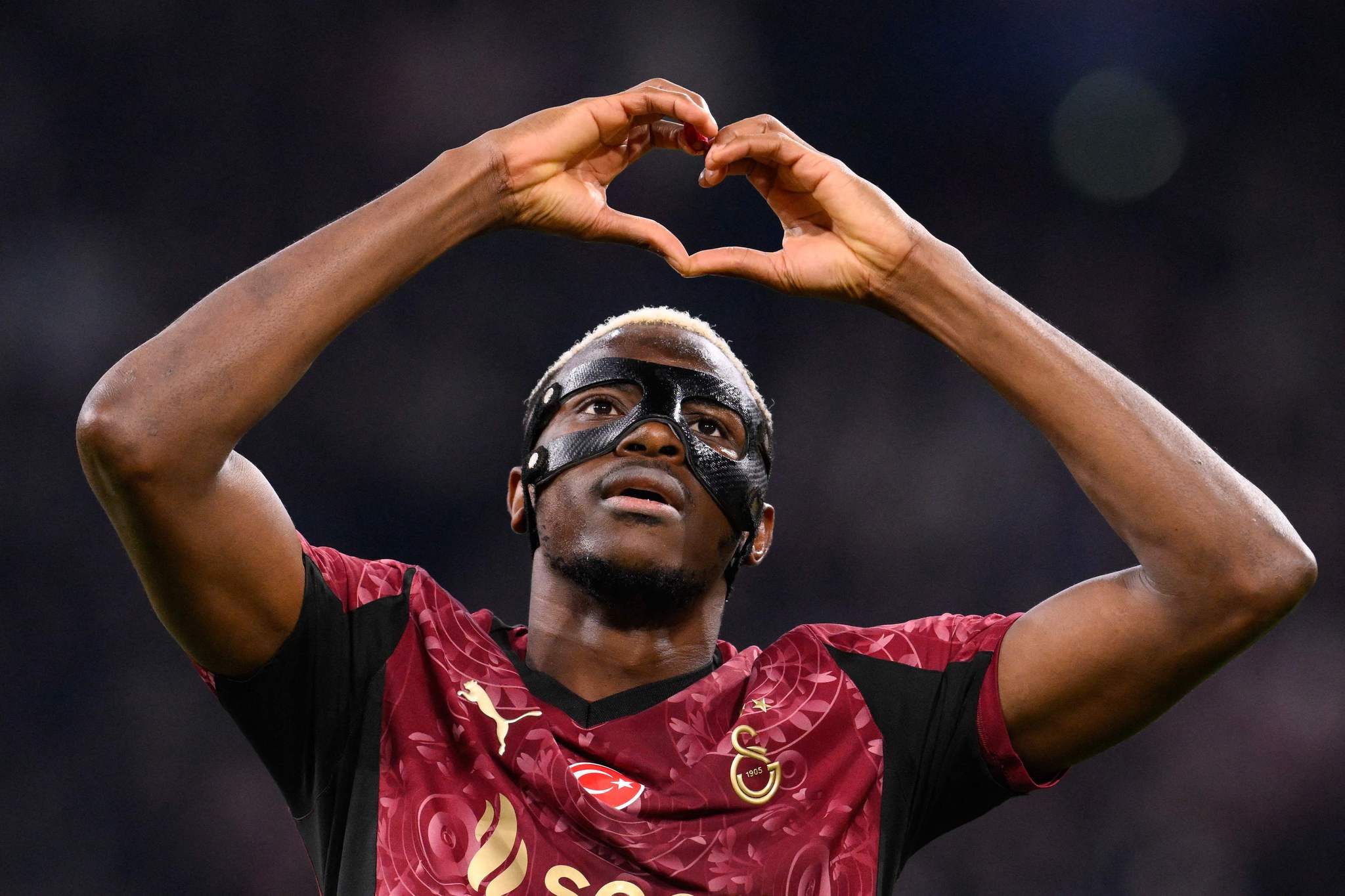 Osimhen için flaş iddia: PSG için bavulu hazırdı!