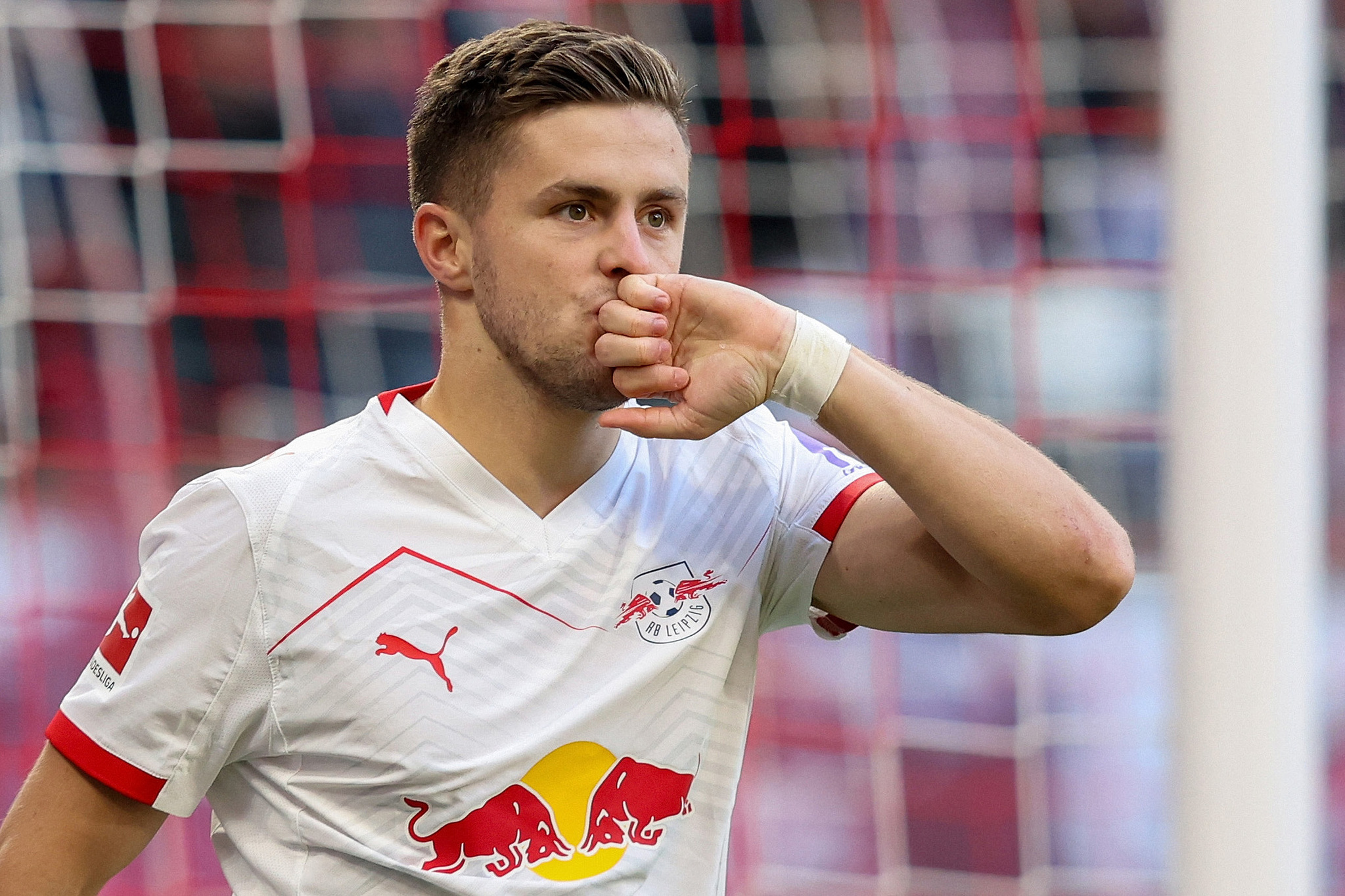 TRANSFER HABERİ: Fenerbahçe’ye sürpriz orta saha!