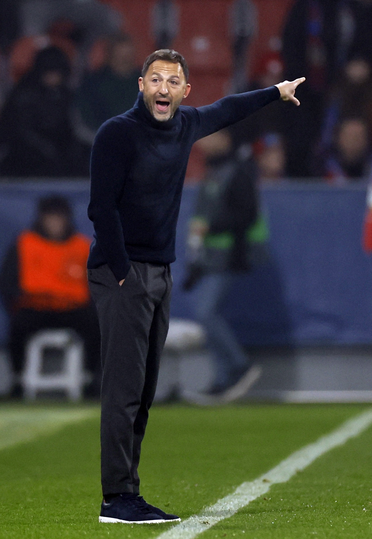 TRANSFER HABERİ: Fenerbahçe’de yaprak dökümü! 3 isim ile yollar ayrılacak