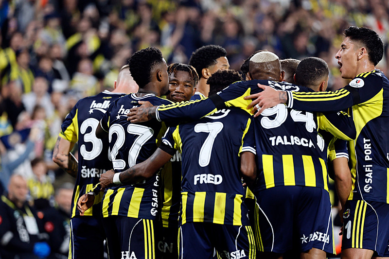 Fenerbahçe’den golcü atağı! Dev santrfor için teklif yapılacak