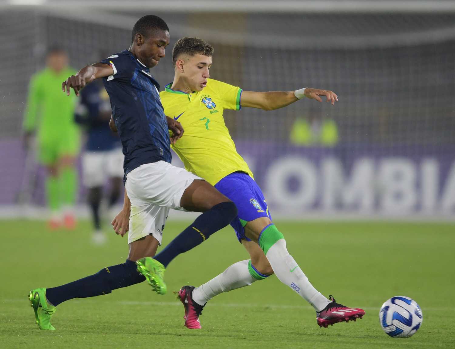 Galatasaray’a 21’lik orta saha! Transferde son söz Okan Buruk’ta