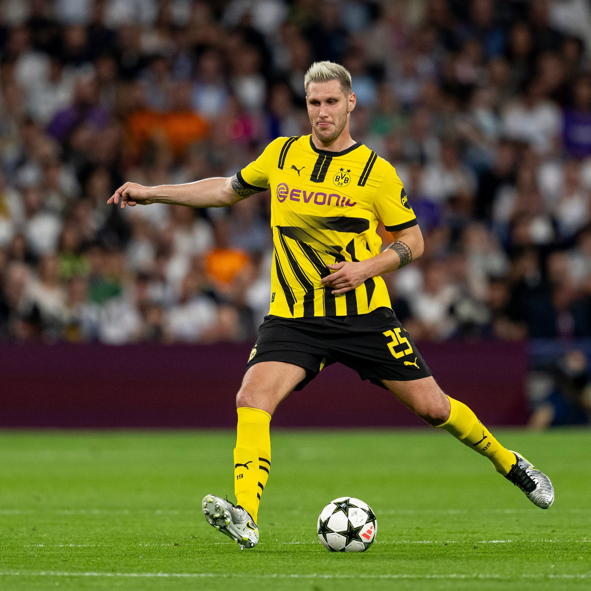 Fenerbahçe savunmasına Alman panzeri: Niklas Süle!