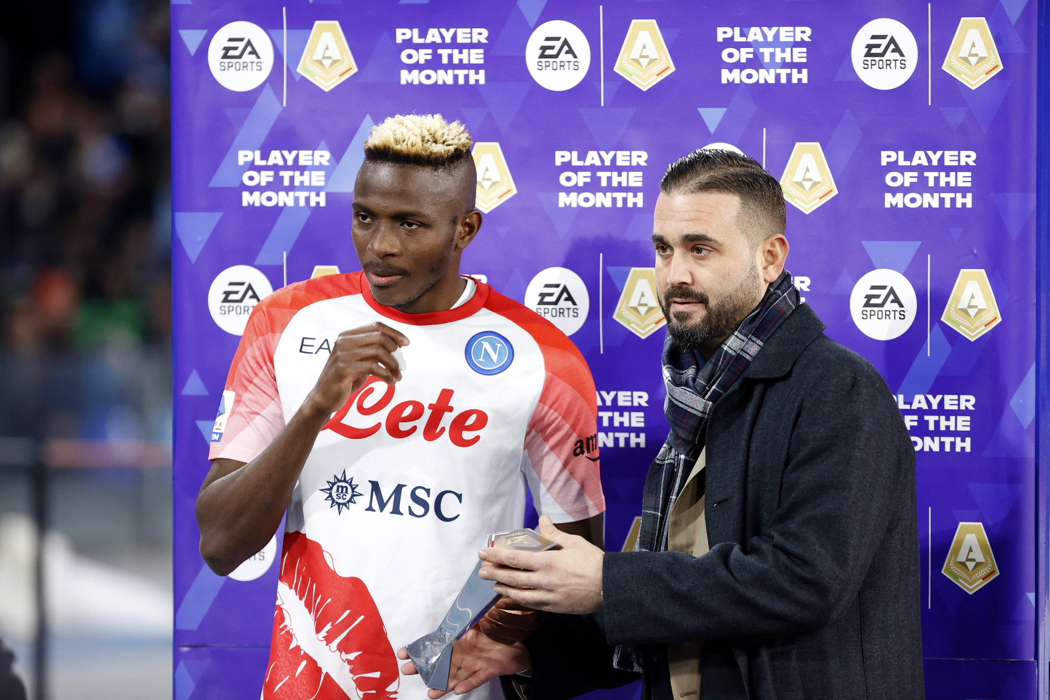 Osimhen transferi davalık oldu! De Laurentiis hakim karşısına çıkacak