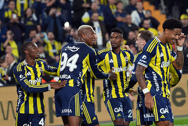 Fenerbahçe’de kadro dışı bırakılan Cenk’e Süper Lig’den 3 talip!