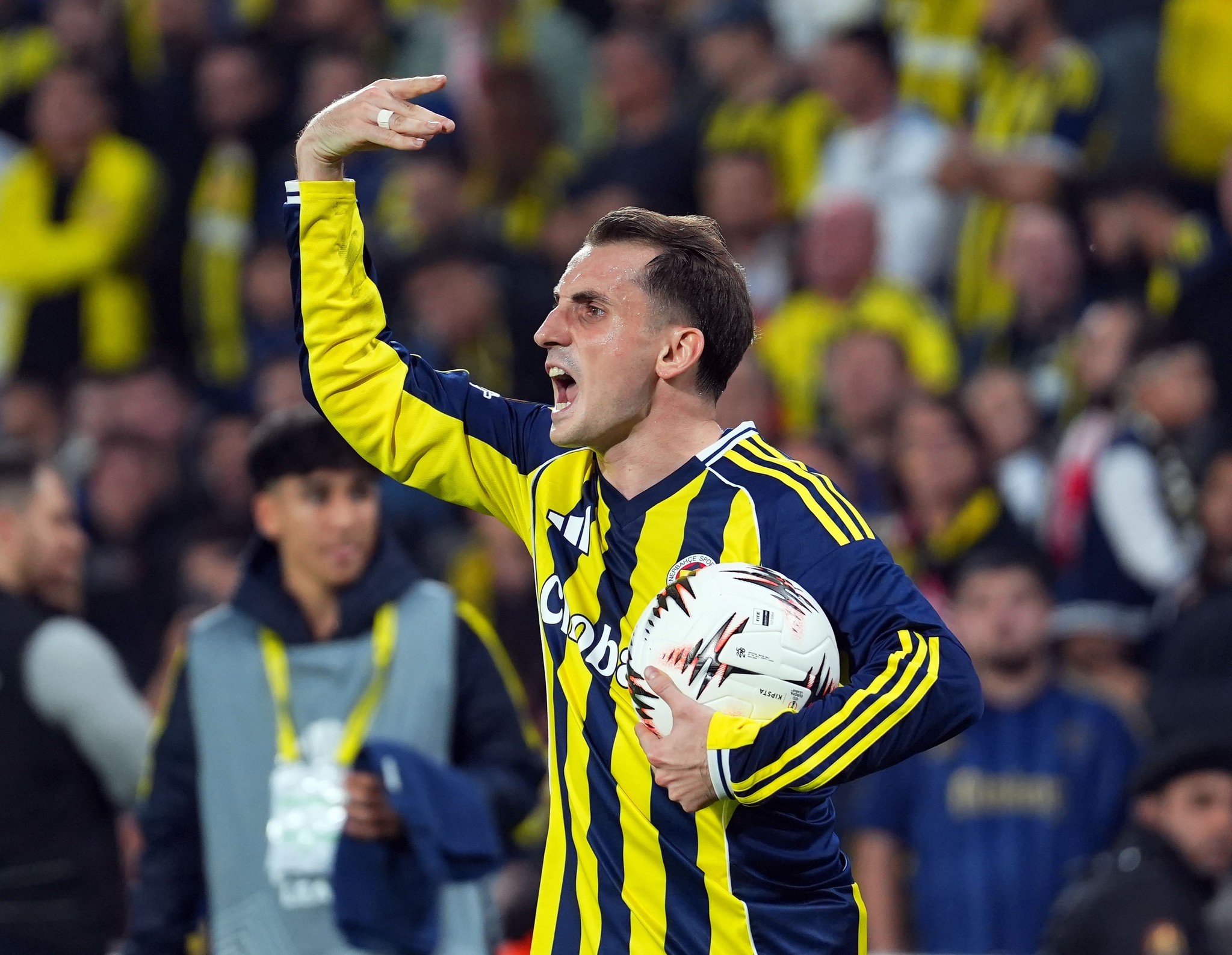 Fenerbahçe’de Kerem Aktürkoğlu sıkıntısı!