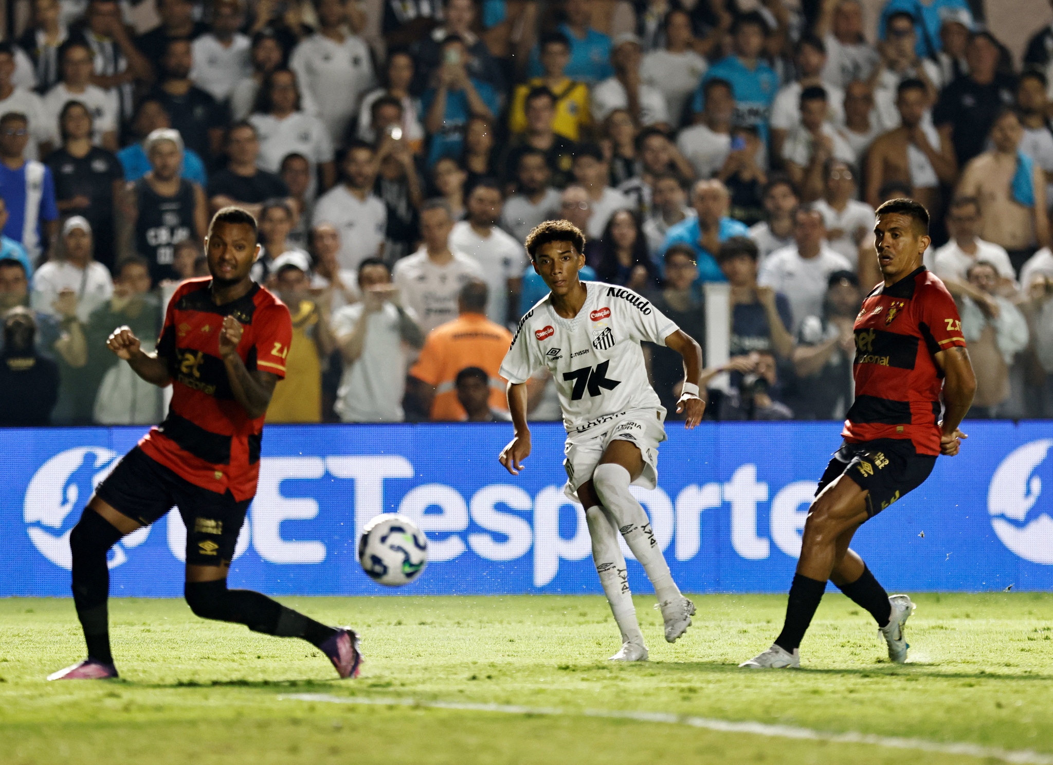 Galatasaray’a transferde kötü haber! Avrupa devleri harekete geçti