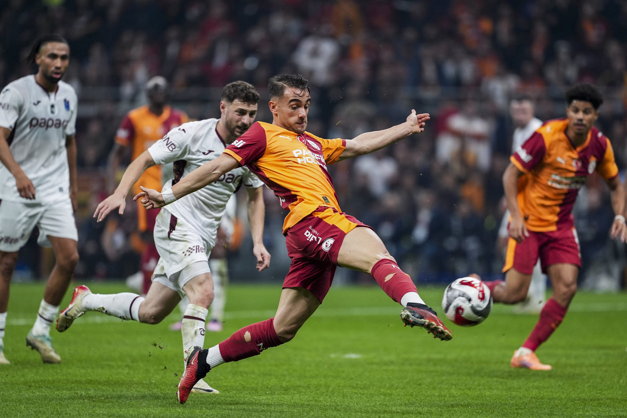 Galatasaray’da Yunus Akgün gelişmesi!
