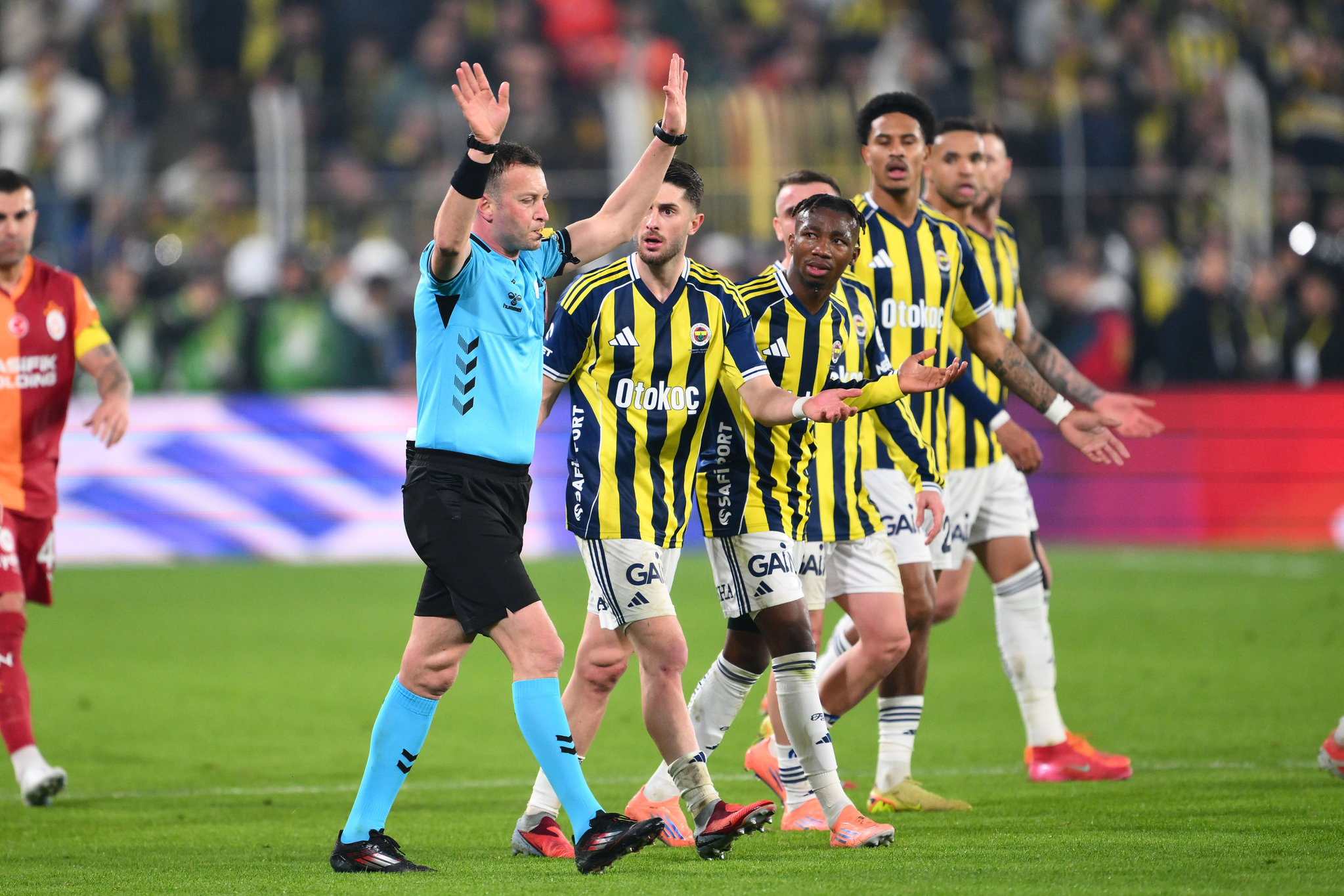 Fenerbahçe’de sürpriz gelişme! Ara transferde geri dönüyor