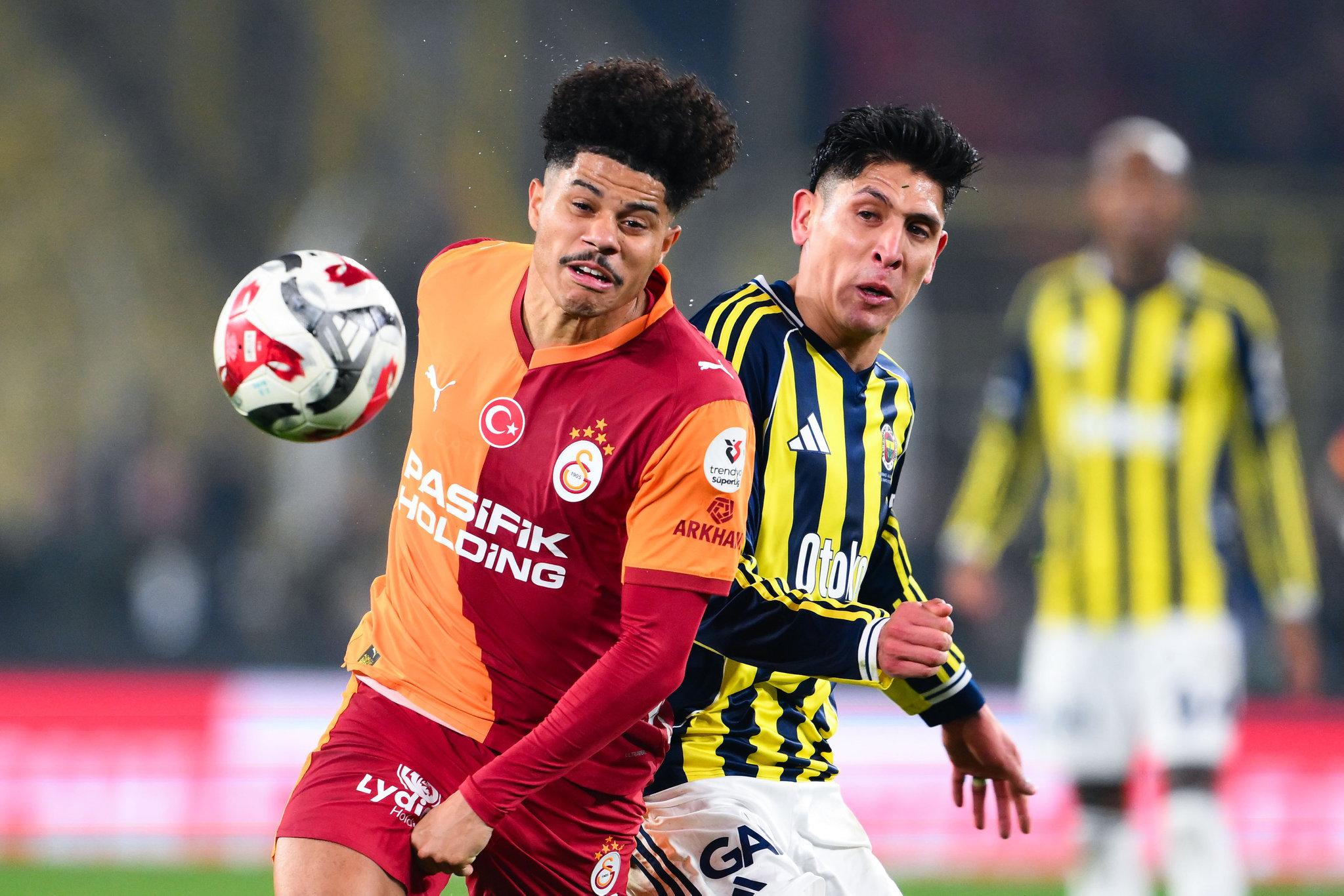 Fenerbahçe’de sürpriz gelişme! Ara transferde geri dönüyor