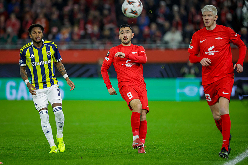 Fenerbahçe’de sürpriz ayrılık! Ülkesinden talipleri var