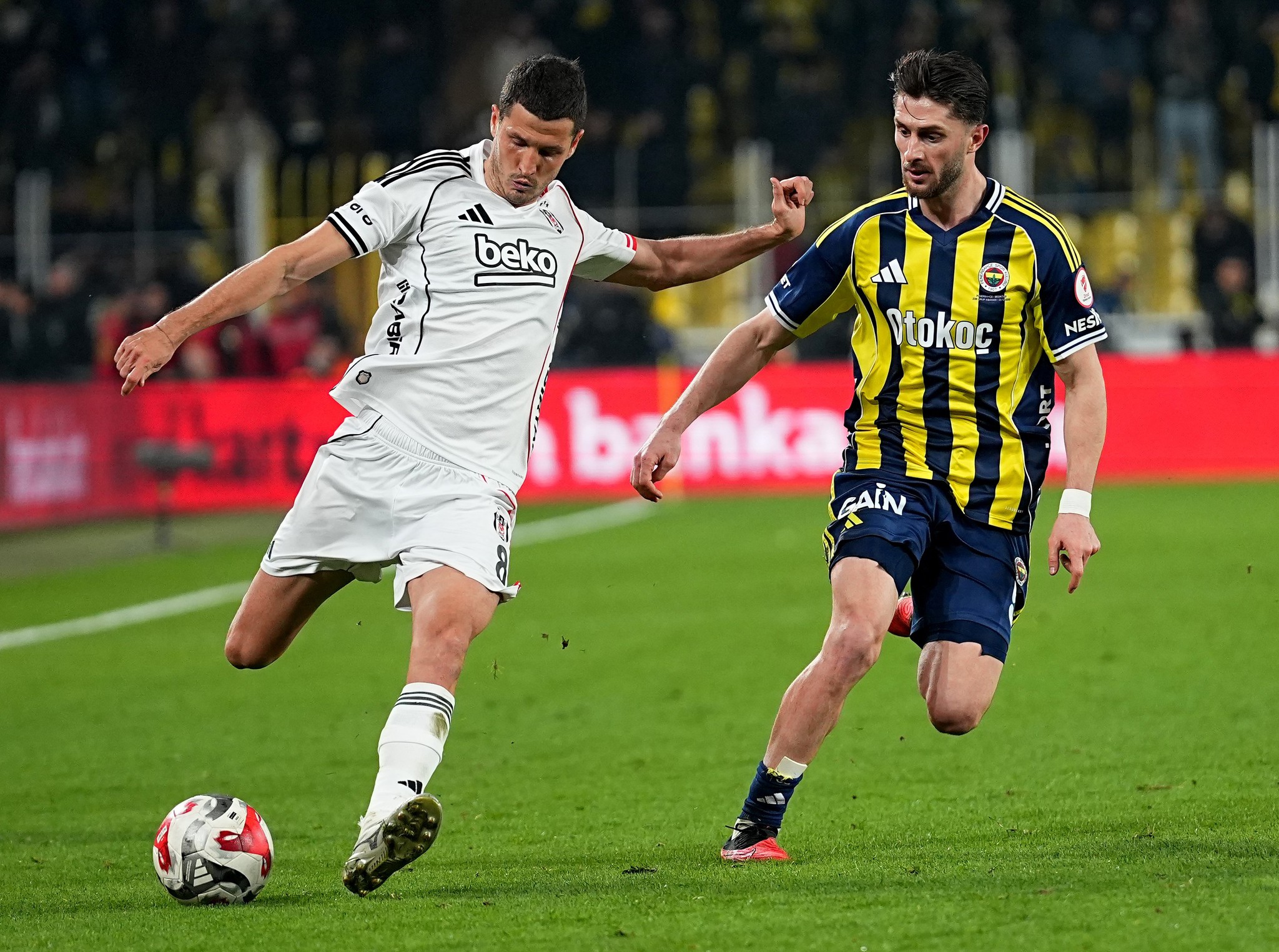 Ahmet Çakar’dan Fenerbahçe - Beşiktaş maçı sonrası hakem eleştirisi!