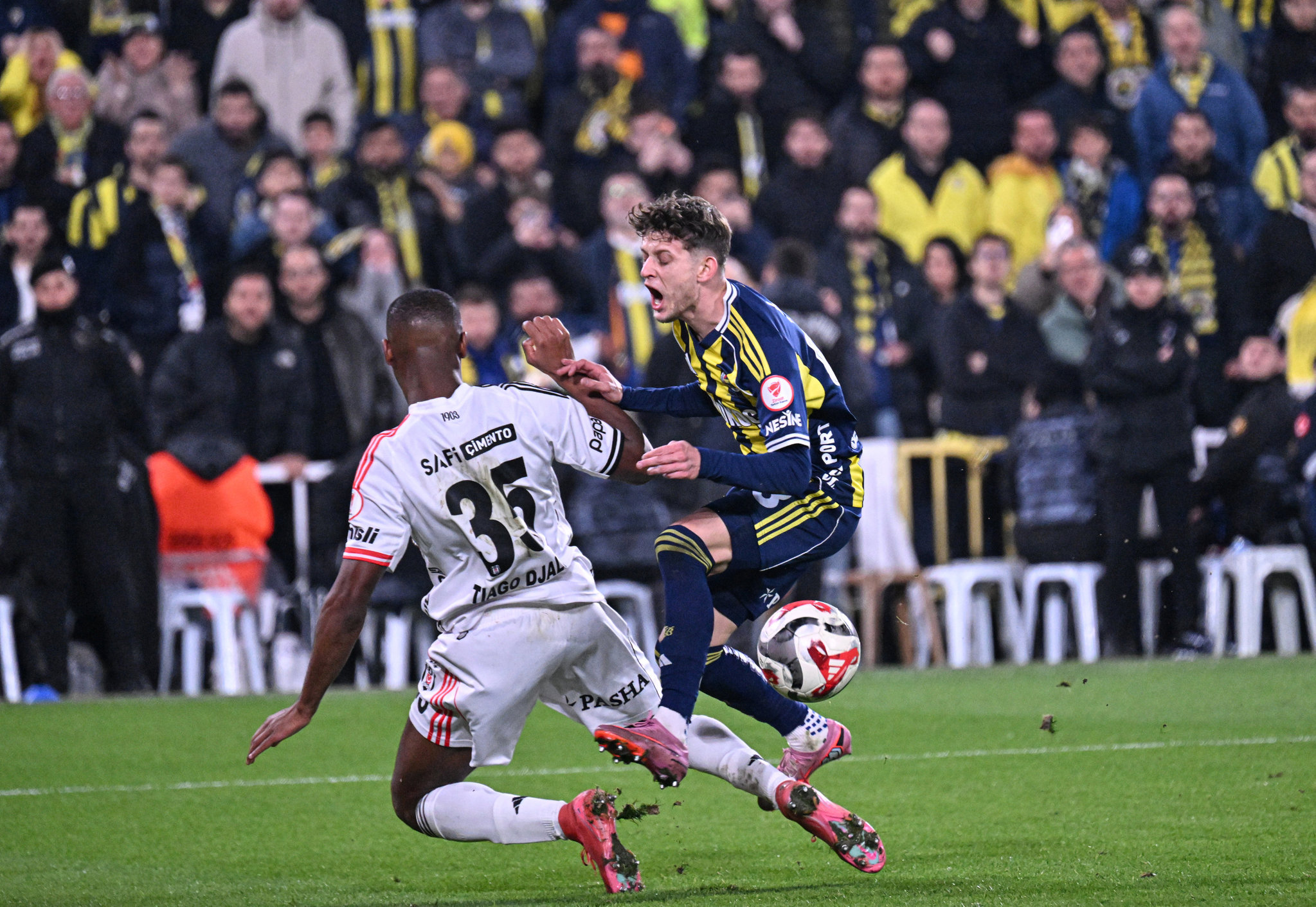 Fenerbahçe’de ayrılık gerçekleşiyor! Beşiktaş derbisiyle son maçına çıktı