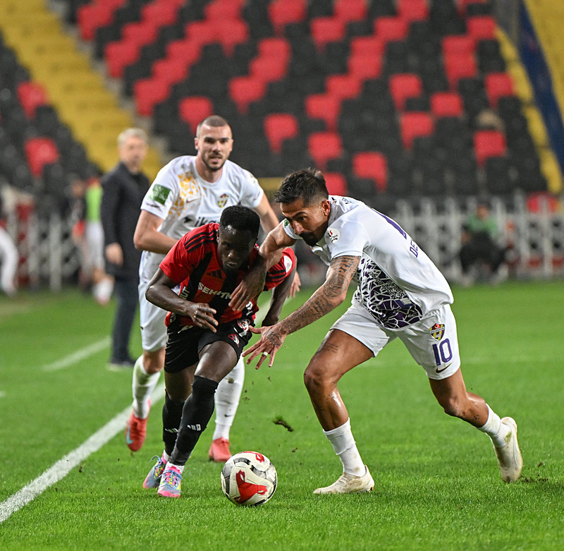 Galatasaray’da büyük sürpriz! O isim takıma geri dönmek istiyor