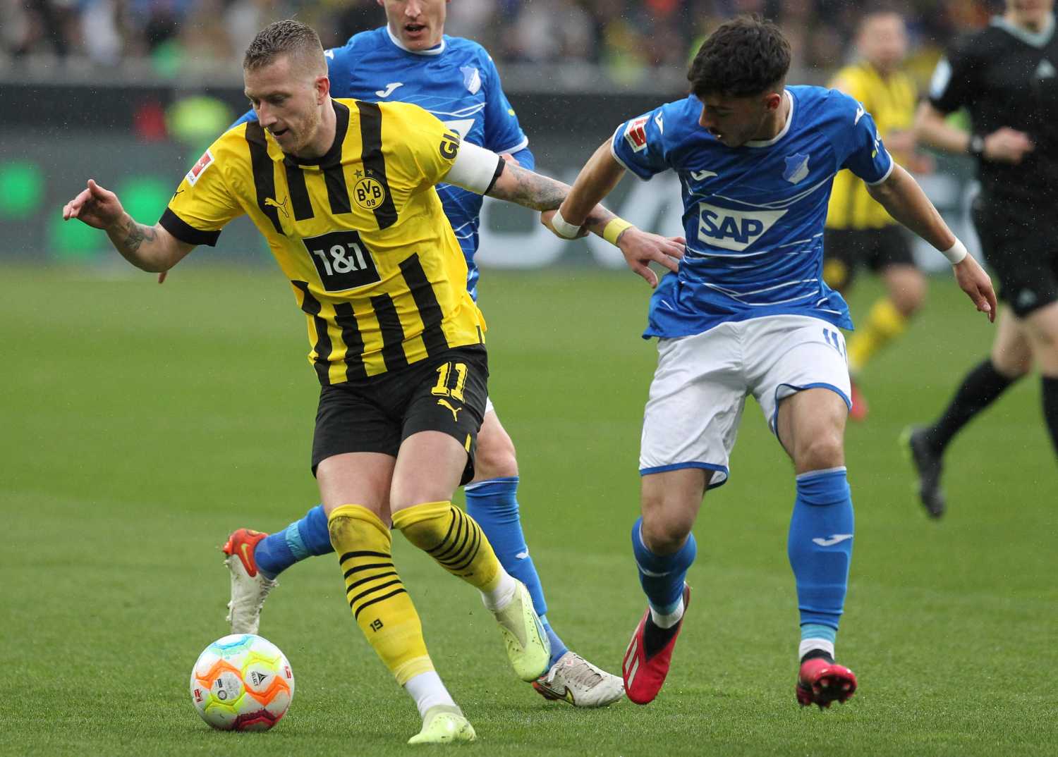 Galatasaray Yönetimi’nden taraftarlara yeni yıl hediyesi!