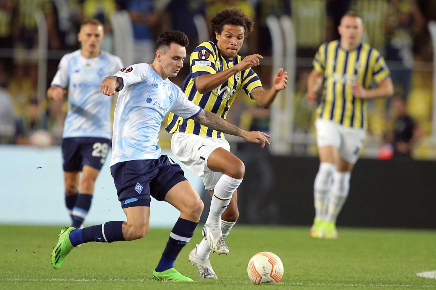 Fenerbahçe aradığı orta sahayı Ukrayna’da buldu!