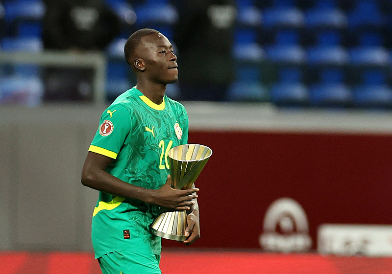 Galatasaray’a Senegalli 6 numara: Pape Gueye!