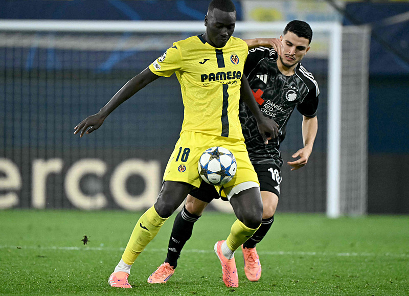 Galatasaray’a Senegalli 6 numara: Pape Gueye!