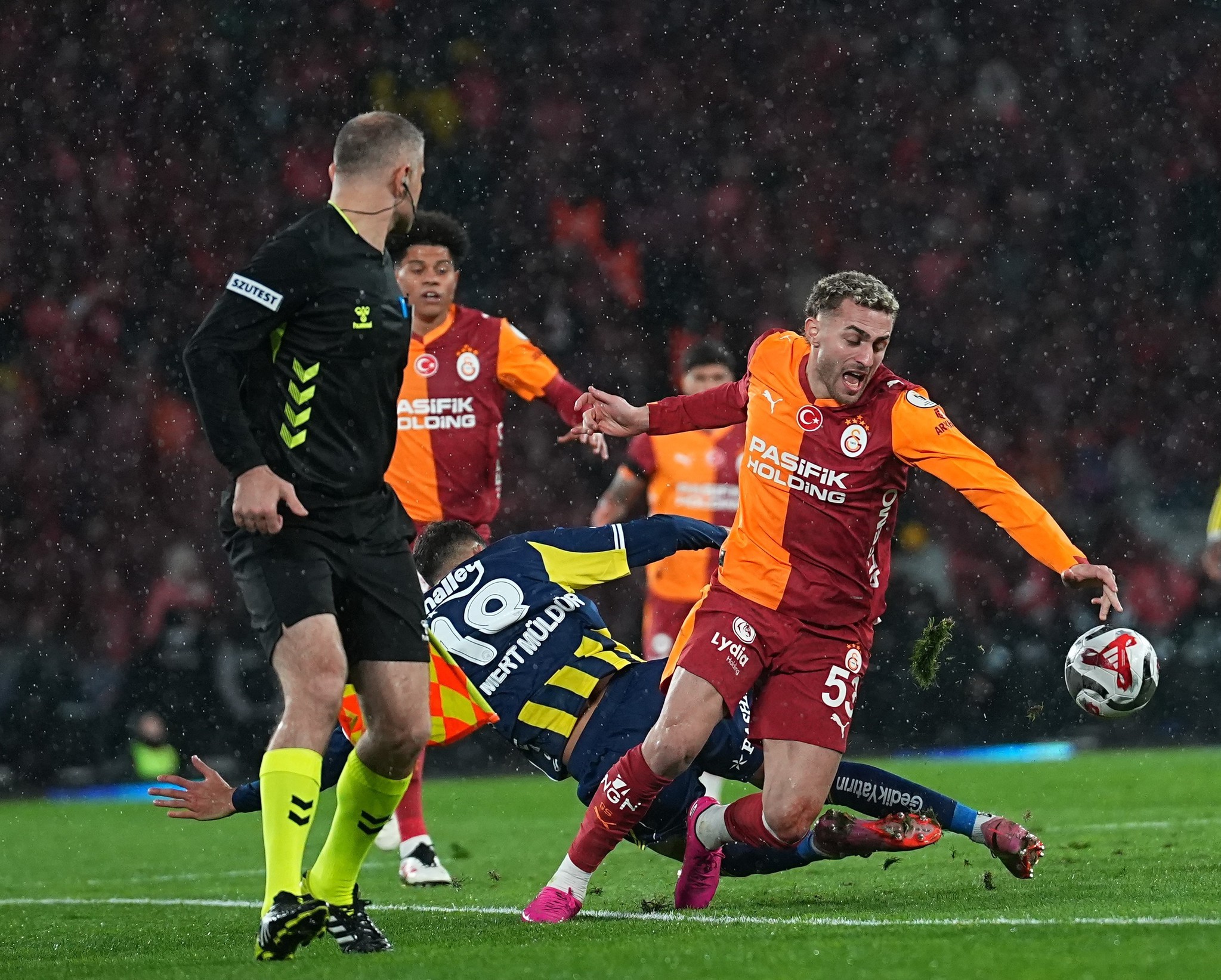 TRANSFER HABERİ: Galatasaray’a genç 10 numara!