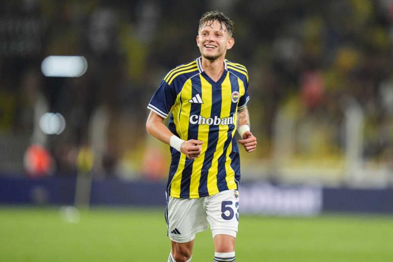 Sebastian Szymanski’ye bir talip de İspanya’dan! Fenerbahçe bonservisini belirledi