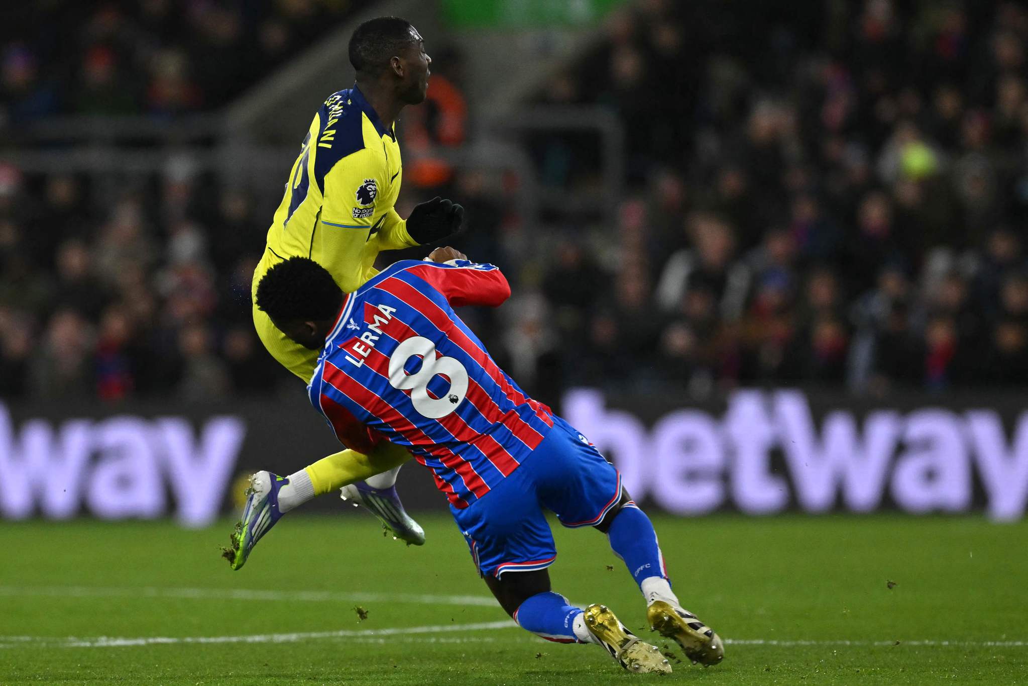 Galatasaray’ın yeni yıldızı Davinson Sanchez’den! İşte o isim