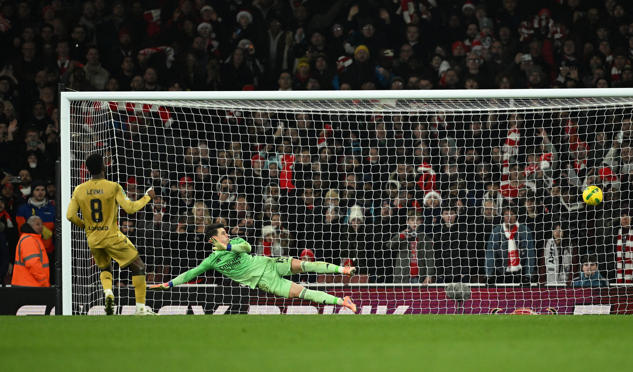 Galatasaray’ın yeni yıldızı Davinson Sanchez’den! İşte o isim