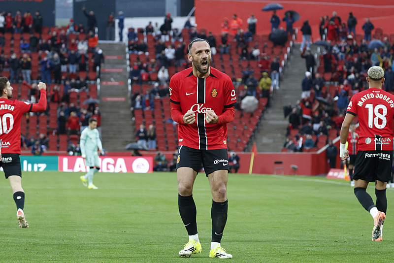 Fenerbahçe eski yıldızı kadrosuna katmak istiyor! Pazarlıklarda son durum...