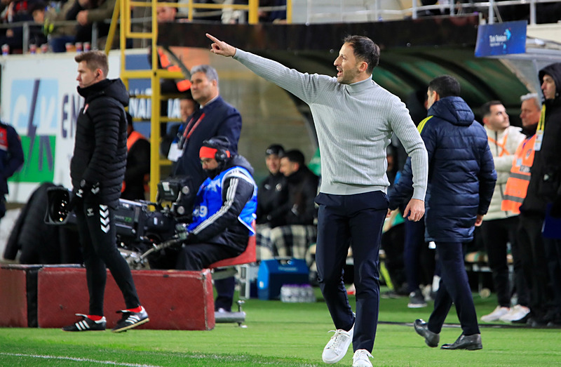 Fenerbahçe eski yıldızı kadrosuna katmak istiyor! Pazarlıklarda son durum...