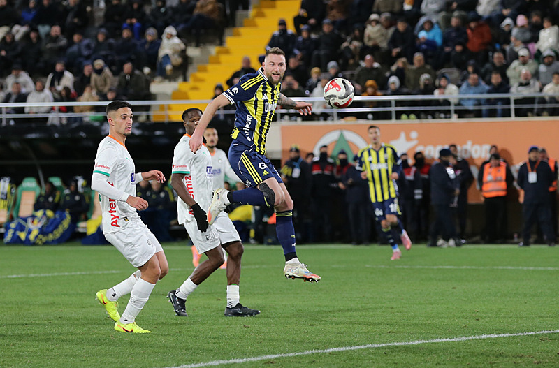 Fenerbahçe’den golcü transferinde yeni aday! Sezon başında 57 milyon euro ödediler