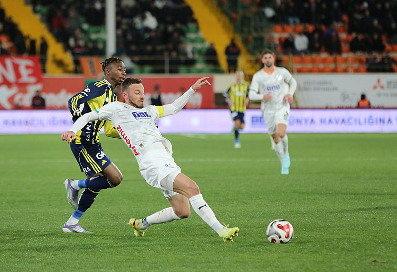 Fenerbahçe’den golcü transferinde yeni aday! Sezon başında 57 milyon euro ödediler