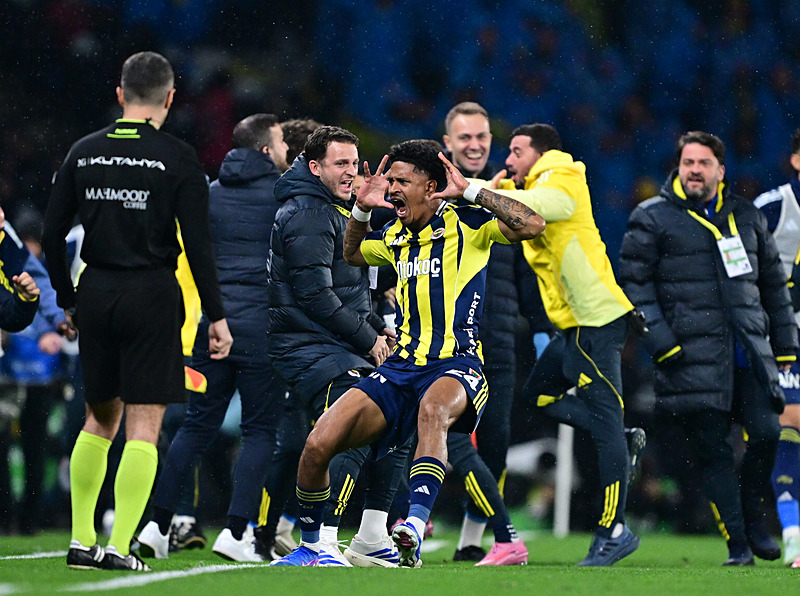 Fenerbahçe’nin yıldızının talipleri artıyor! Ada ekipleri peşinde