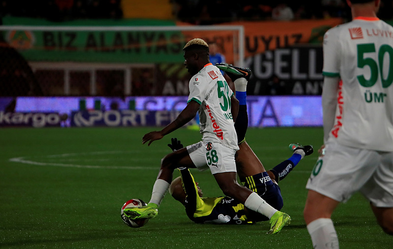 Fenerbahçe’ye Süper Lig’den çifte transfer!