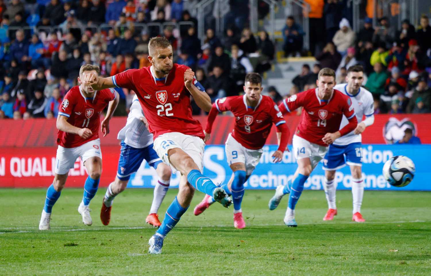 Galatasaray’dan transferde ters köşe! Noa Lang’in ardından bir bomba daha