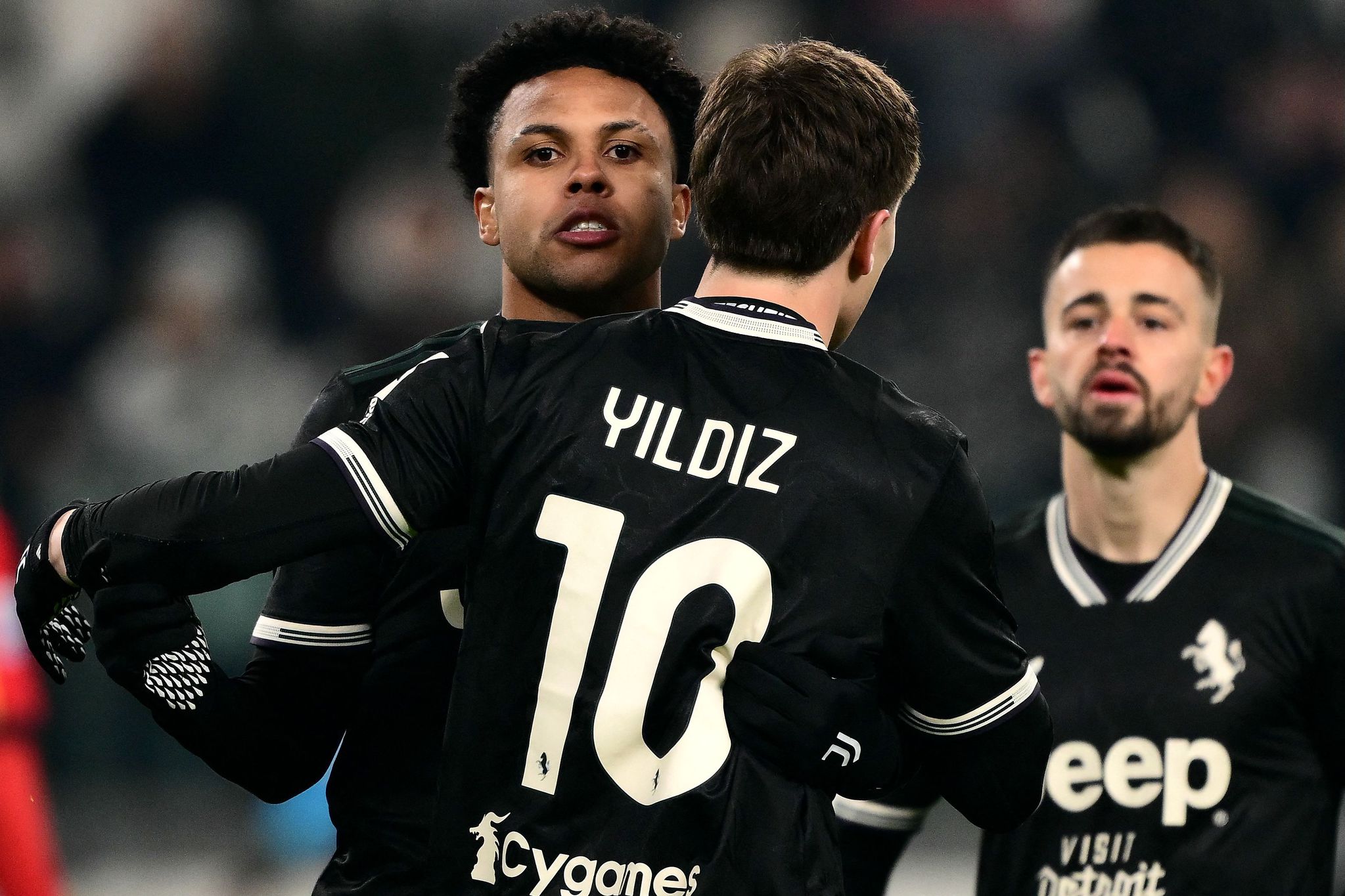 Fenerbahçe’den Beşiktaş’a dev transfer çalımı!