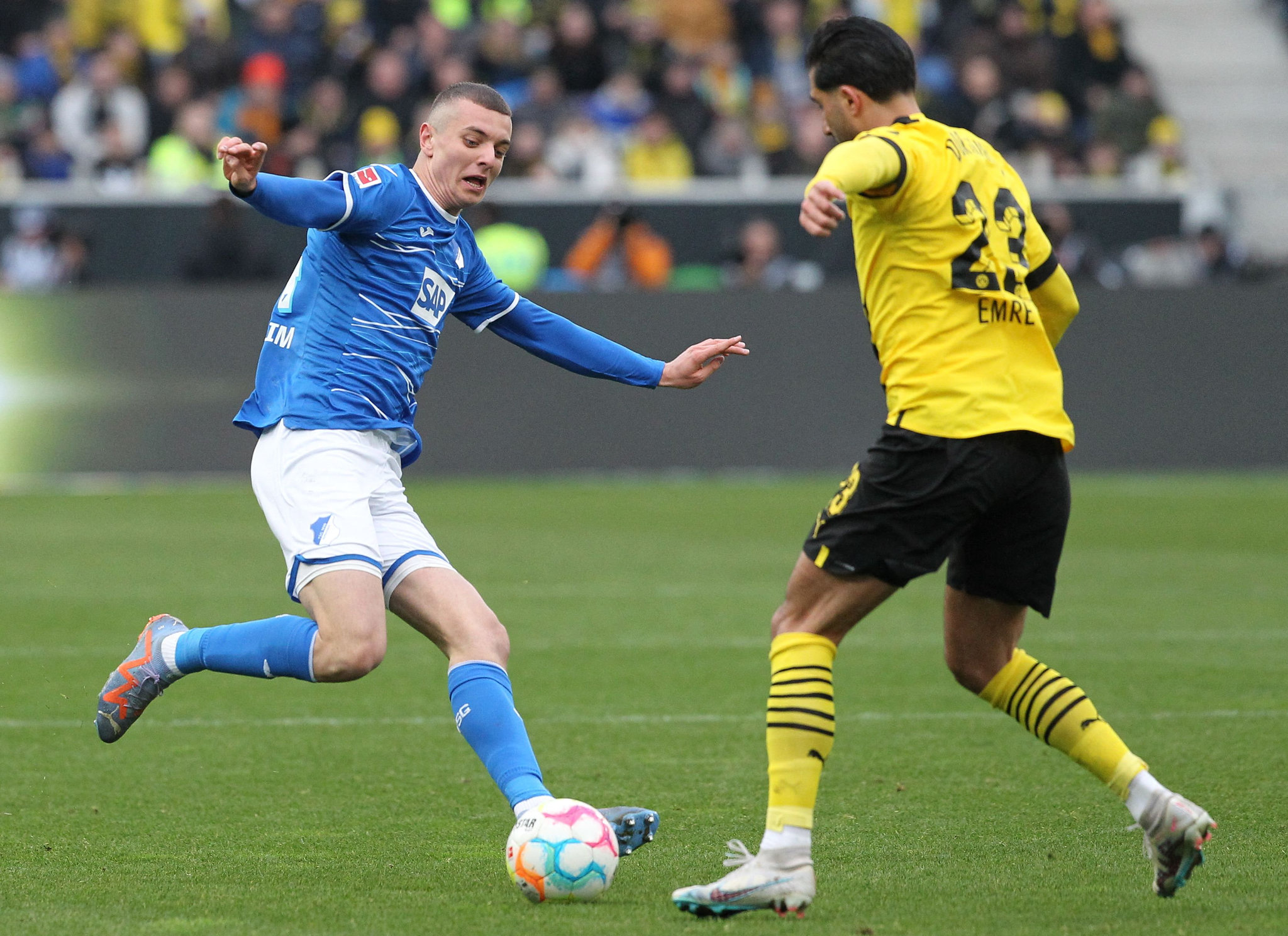 Fenerbahçe’den genç santrfor takibi! Fisnik Asllani...