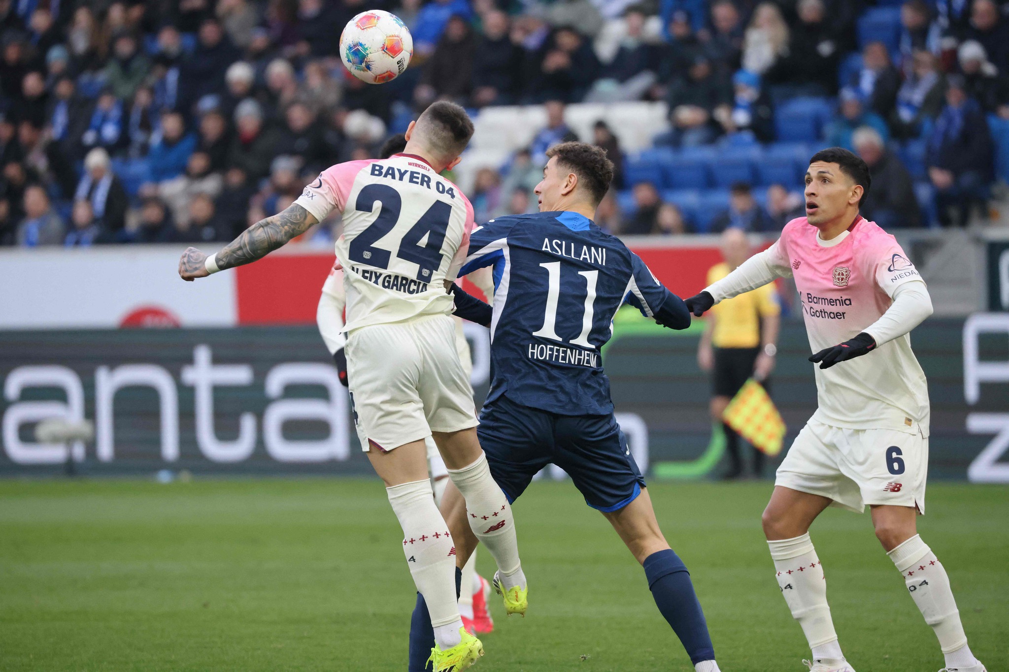 Fenerbahçe’den genç santrfor takibi! Fisnik Asllani...