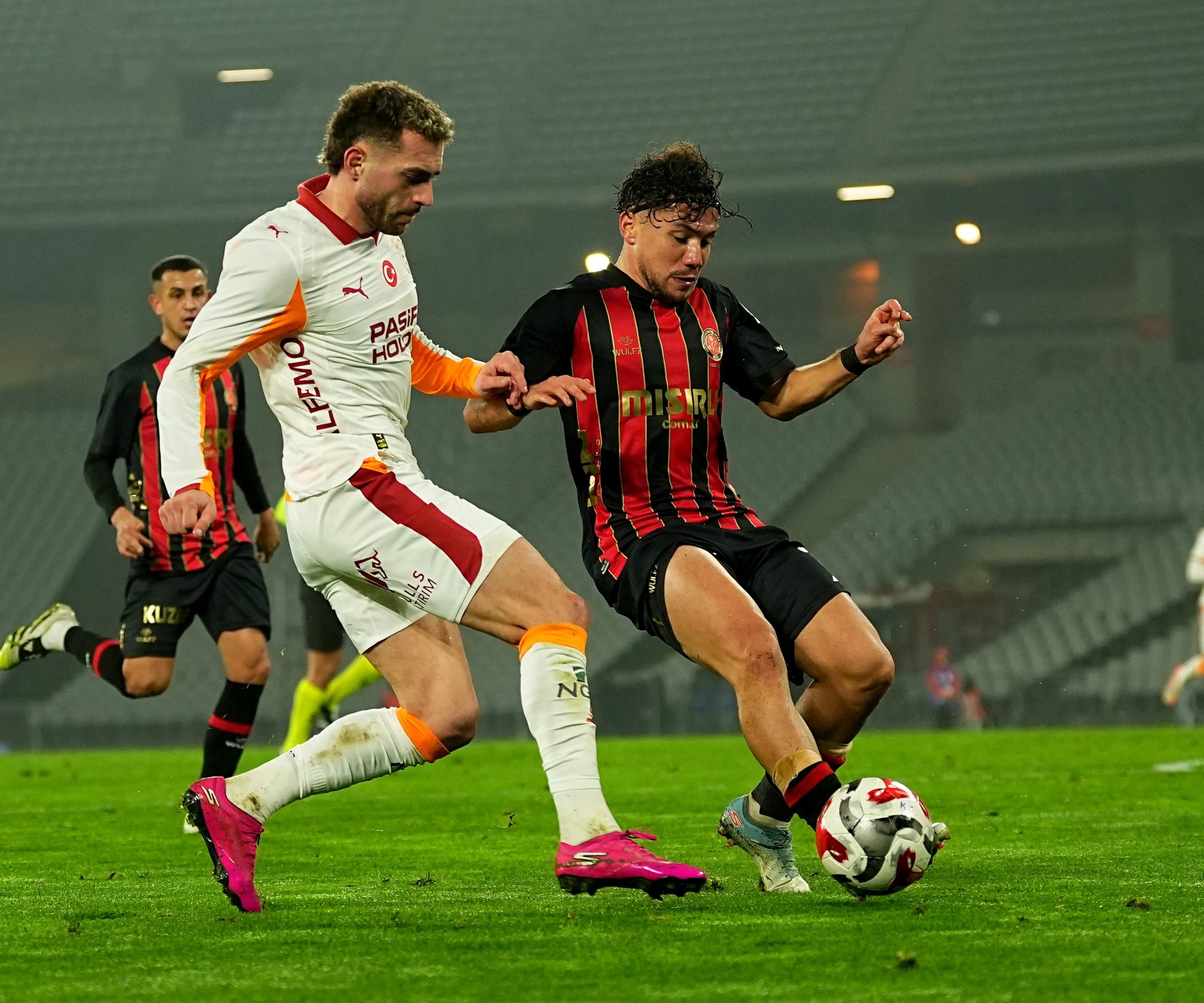 Galatasaray’dan Fenerbahçe’ye dev transfer çalımı! İşte o isim