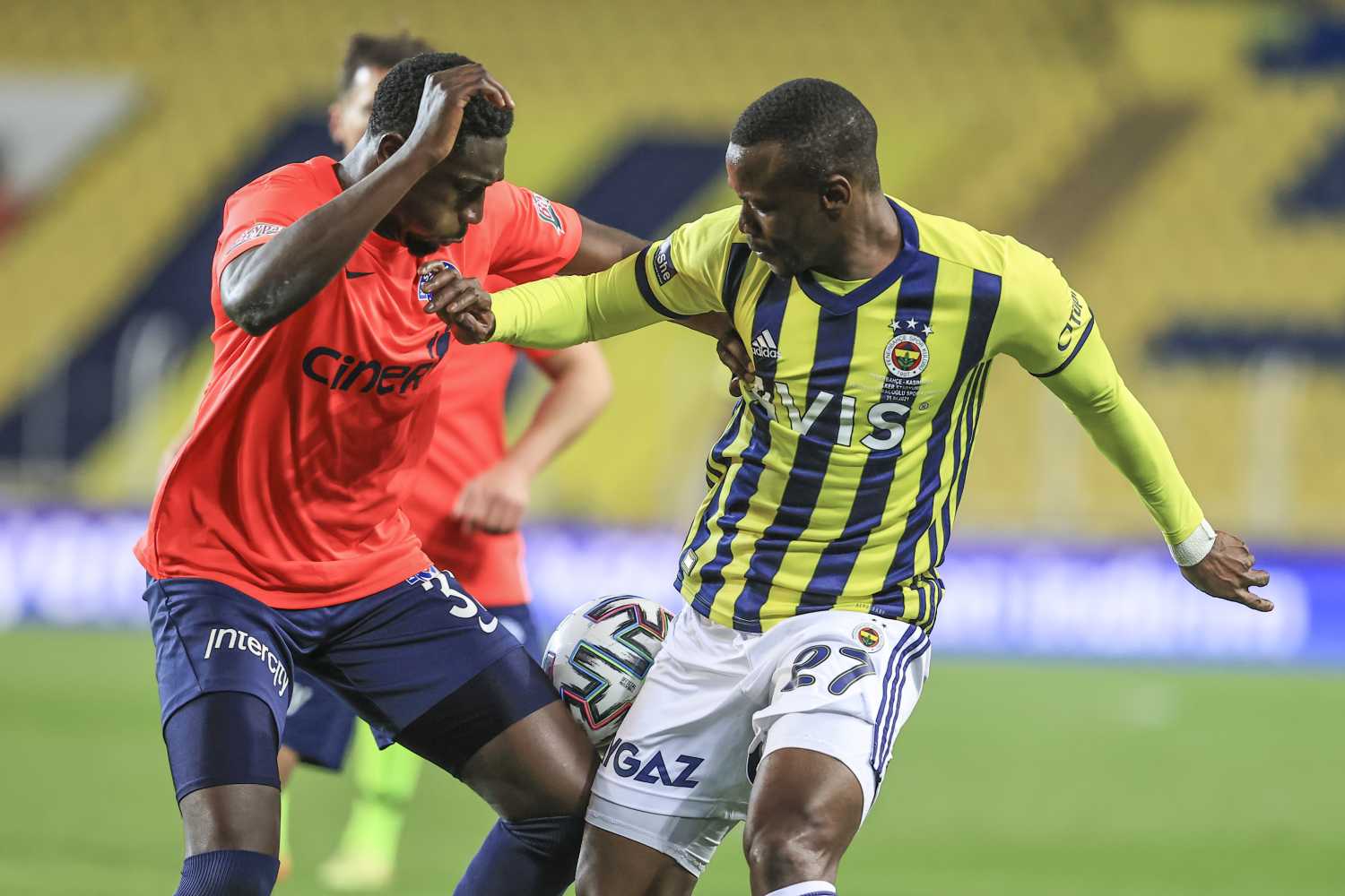 Fenerbahçe’den sürpriz transfer hamlesi! Teklifi böyle duyurdular