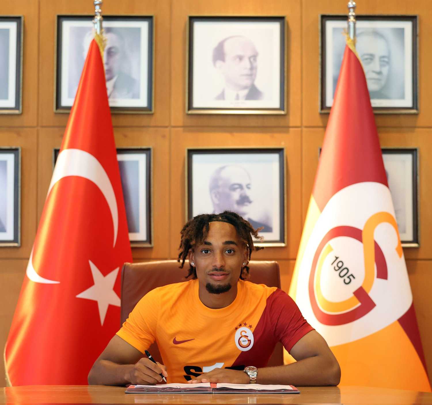 GALATASARAY HABERİ: Sacha Boey transferinde ilginç gerçek! Tam Napoli’ye gidecekken...
