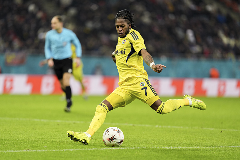 Fenerbahçe’de Fred gelişmesi! Santrfor transferi için zaman daralırken...