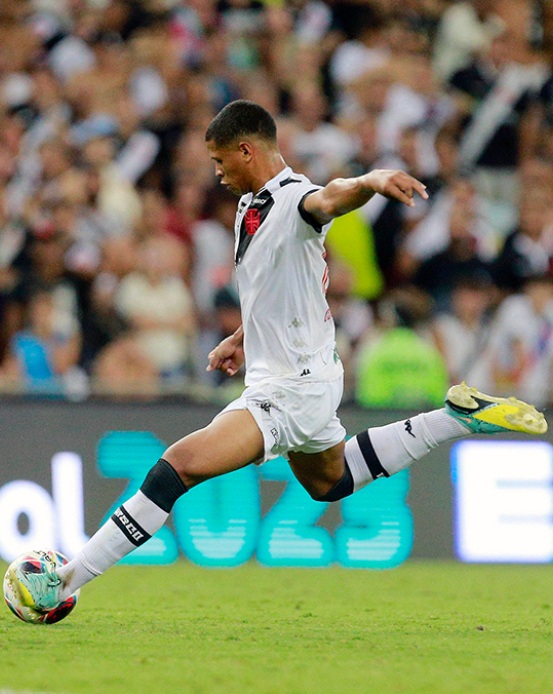 Galatasaray’ın transferini bitiremediği genç stoper ortaya çıktı! Cauan Barros...