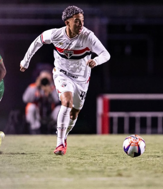 Fenerbahçe’den genç oyuncu için yaz teklifi hazırlığı: Pedro Ferreira...