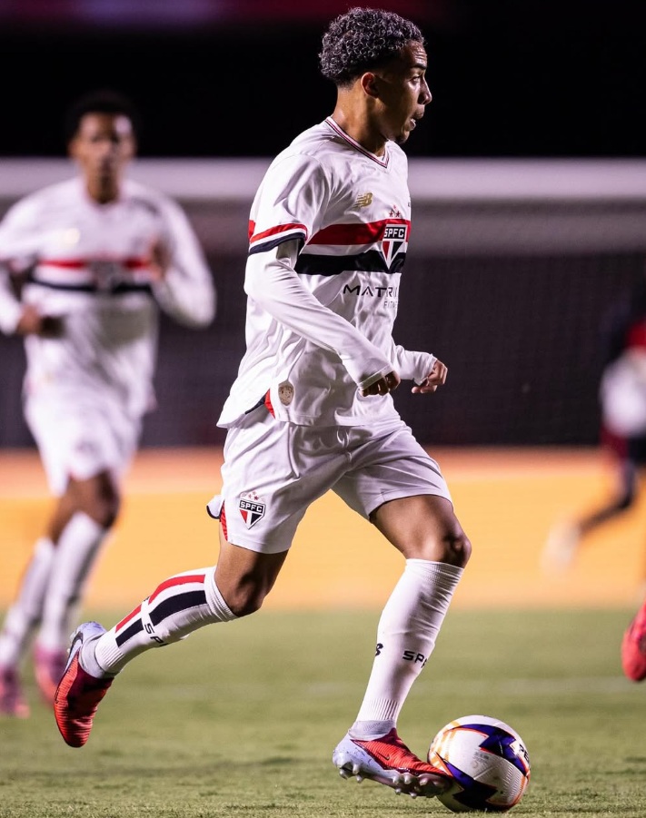 Fenerbahçe’den genç oyuncu için yaz teklifi hazırlığı: Pedro Ferreira...