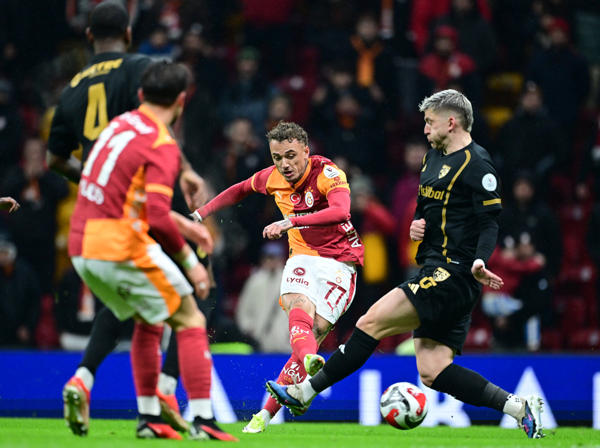 Noa Lang’dan Galatasaray kararı! Sezon sonunda...