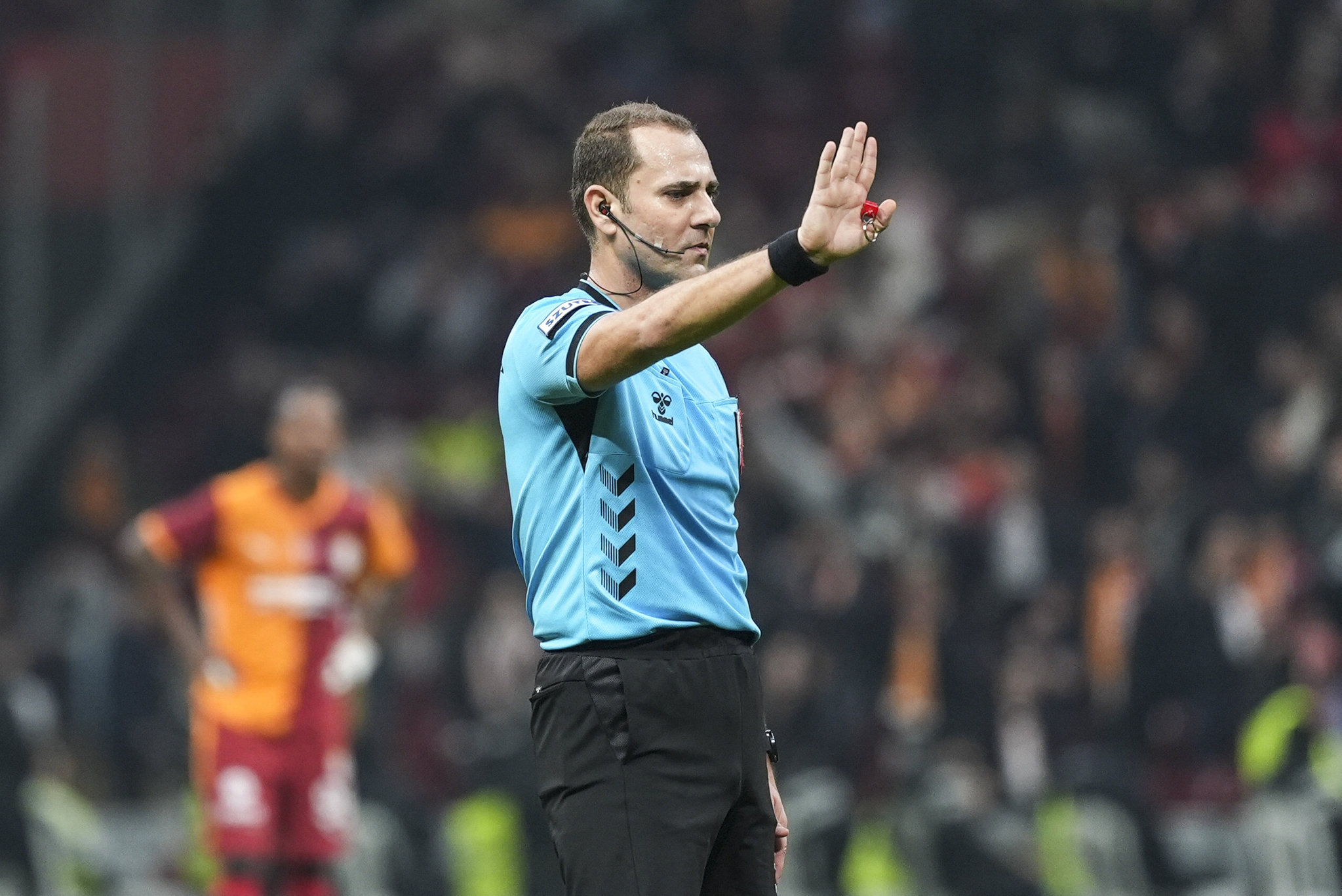 Galatasaray-ikas Eyüpspor maçı sonrası Ahmet Çakar’dan kırmızı kart yorumu!