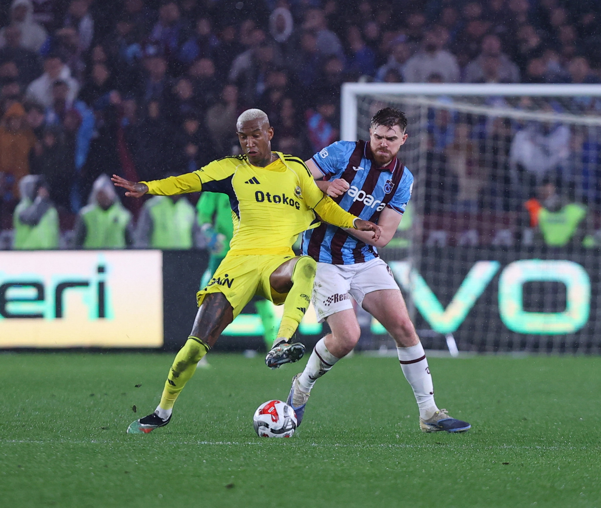 İşte Fenerbahçe’nin yeni golcüsü! Dünya yıldızı bedavaya gelecek