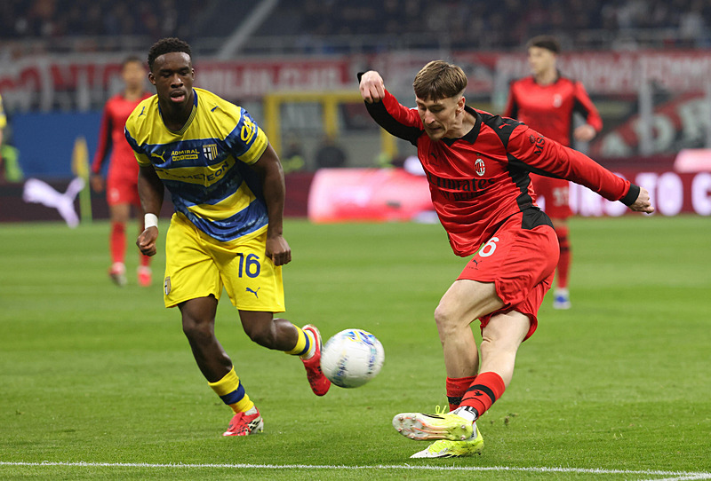 Galatasaray’ın hedefindeki ismin talipleri artıyor!