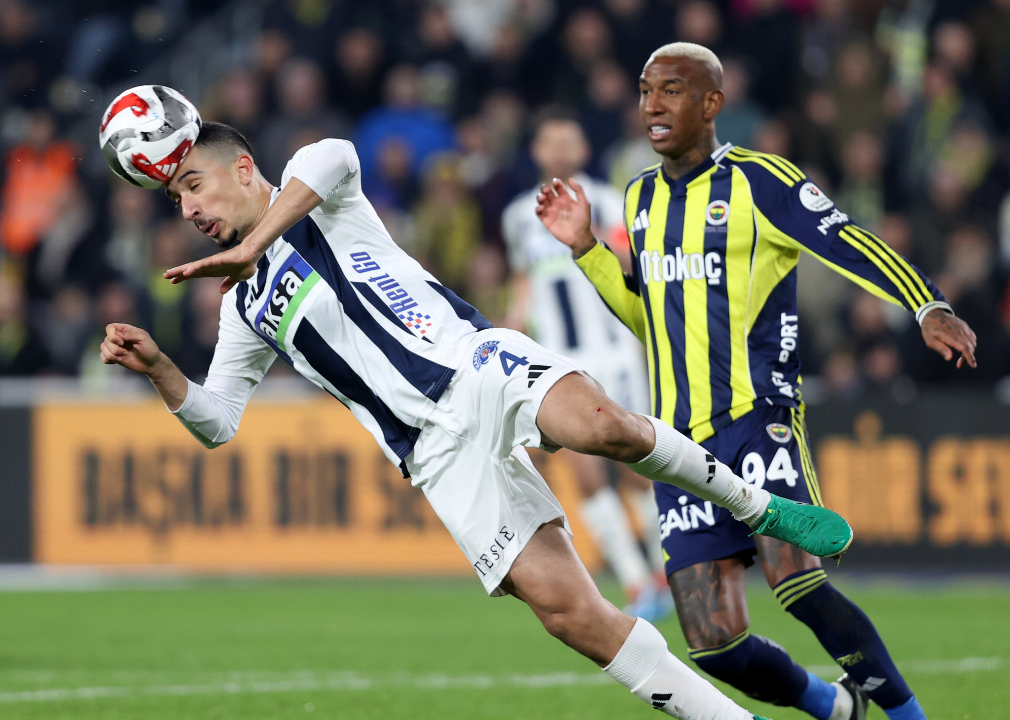 Fenerbahçe’de flaş ayrılık hükümı! Kasımpaşa maçı sonrası bileti kesildi